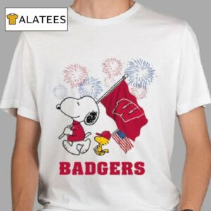 Snoopy Football Happy 4th Of July Wisconsin Badgers Shirt